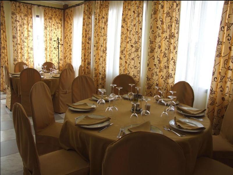 Hostal Parador De Los Galanes Manzanares Esterno foto